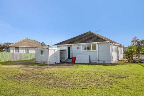Photo of property in 15 Churchill Crescent, Tawhero, Whanganui, 4501