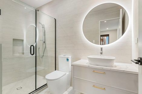 Photo of property in 43 Puihi Crescent, Massey, 0614