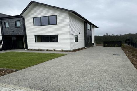 Photo of property in 44 Turtleback Avenue, Whitby, 5024