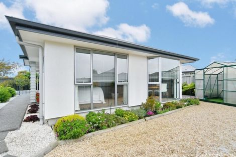 Photo of property in 28 Kirsten Place, Parklands, Christchurch, 8083