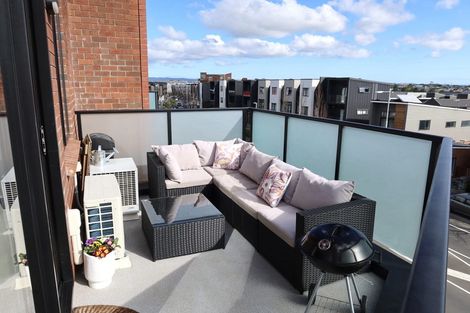 Photo of property in 3/22 Kerewhenua Crescent, 0616