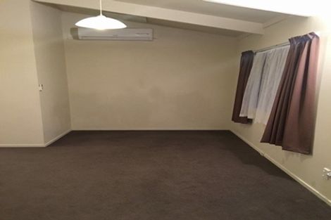 Photo of property in 17 Fernhaven Grove, Newlands, Wellington, 6037