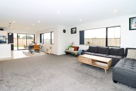 Photo of property in 4 Devon Lane, Carterton, 5713
