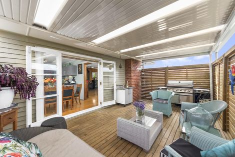 Photo of property in 12 Kereru Street, Henderson, Auckland, 0612