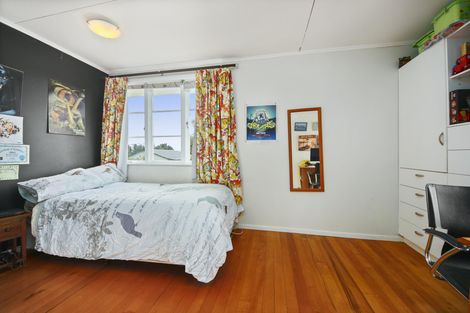 Photo of property in 12 Kereru Street, Henderson, Auckland, 0612