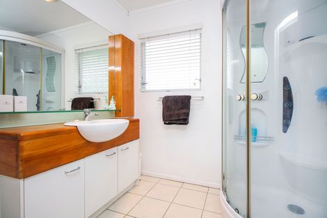Photo of property in 476 Don Buck Road, Massey, Auckland, 0614