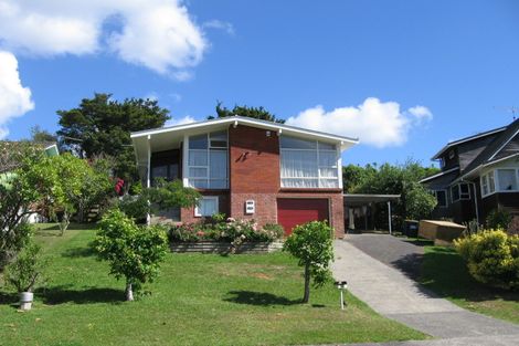 Photo of property in 46 Compton Street, Hillcrest, Auckland, 0627