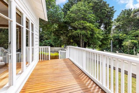 Photo of property in 114 Scenic Drive, Titirangi, Auckland, 0604