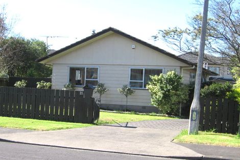 Photo of property in 21 Glenhaven Place, Te Atatu Peninsula, Auckland, 0610