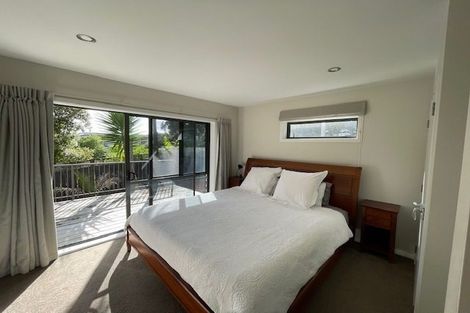 Photo of property in 1/86 Saddleback Rise, Murrays Bay, Auckland, 0630