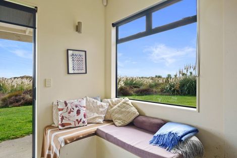 Photo of property in 80 Reay Mackay Grove, Waikawa Beach, Manakau, 5573
