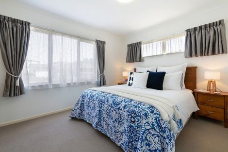 Photo of property in 6 Cresswell Place, Johnsonville, Wellington, 6037