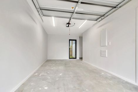 Photo of property in 7/3234 Great North Road, New Lynn, Auckland, 0600