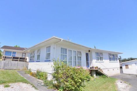 Photo of property in 5 Sunvue Road, Glen Eden, Auckland, 0602