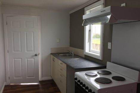 Photo of property in 3 Pleasant Road, Glen Eden, Auckland, 0602