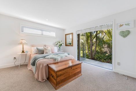Photo of property in 8a The Parade, Bucklands Beach, Auckland, 2012