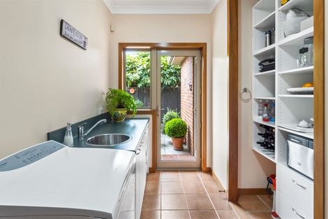 Photo of property in 6 Westall Lane, Avonhead, Christchurch, 8042