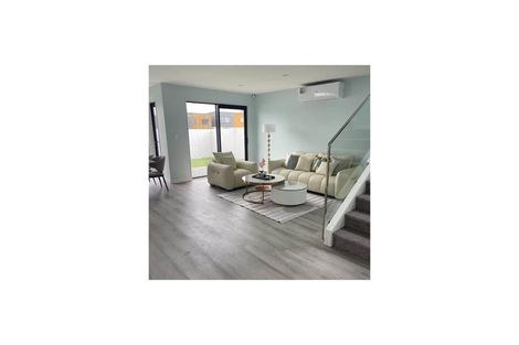 Photo of property in 48 Taipahitini Road, Rosehill, 2113