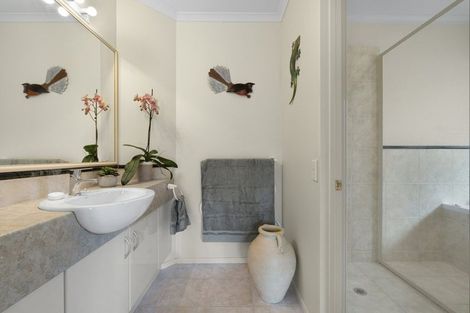 Photo of property in 115 Grovenor Drive, Orewa, 0931