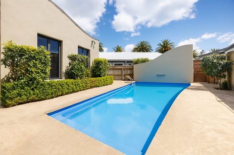 Photo of property in 3 The Oaks, Awapuni, Palmerston North, 4412