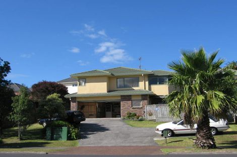 Photo of property in 72 Caribbean Drive, Unsworth Heights, Auckland, 0632