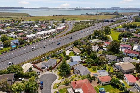 Photo of property in 11 Milich Terrace, Te Atatu South, Auckland, 0610