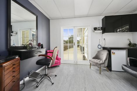 Photo of property in 12 Kereru Street, Henderson, Auckland, 0612