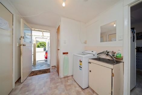 Photo of property in 106 Manawapou Road, Hawera, 4610