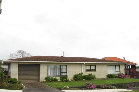 Photo of property in 2/2 Broadway, Waitara, 4320