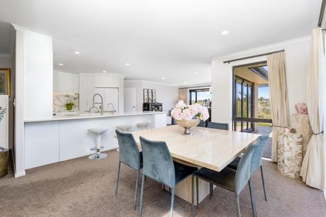 Photo of property in 72 Kittiwake Drive, Schnapper Rock, Auckland, 0632