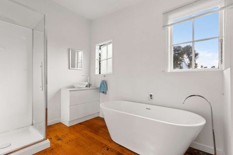 Photo of property in 11 Green Lane, Helensville, 0800