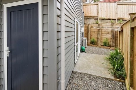 Photo of property in 20u7 Glanmire Road, Newlands, Wellington, 6037