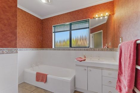 Photo of property in 34 Strachan Way, Highbury, Palmerston North, 4412