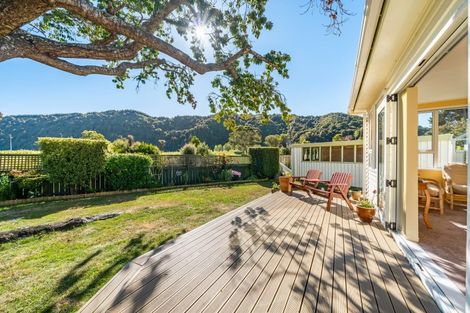 Photo of property in 7 Moehau Grove, Trentham, Upper Hutt, 5018