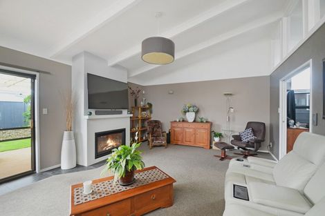 Photo of property in 10 Wera Street, Hawera, 4610