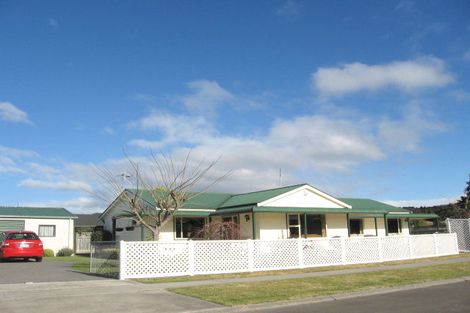 Photo of property in 3 Pukekura Place, Taradale, Napier, 4112