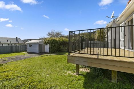 Photo of property in 15 Grierson Street, Naenae, Lower Hutt, 5011
