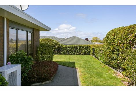 Photo of property in 77 Harvey Street, Waipahihi, Taupo, 3330