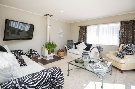 Photo of property in 49 Garton Drive, Massey, Auckland, 0614