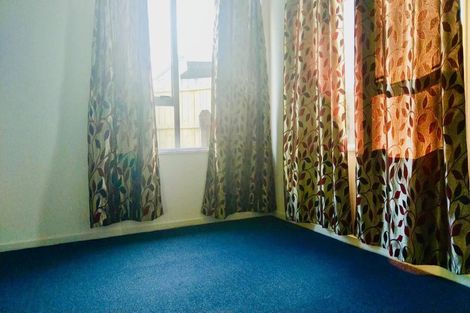 Photo of property in 2/47 Archibald Road, Kelston, Auckland, 0602