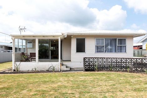 Photo of property in 11 Standish Street, Inglewood, 4330