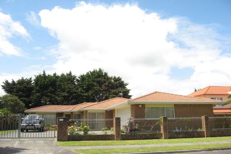 Photo of property in 121 Longford Park Drive, Takanini, 2112