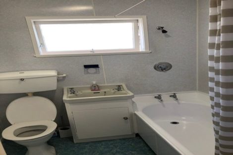 Photo of property in 2/13 Dakota Avenue, Beach Haven, Auckland, 0626