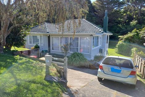 Photo of property in 32 Lincoln Avenue, Tawa, Wellington, 5028