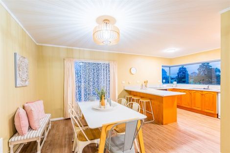 Photo of property in 191 Mazengarb Road, Paraparaumu, 5032