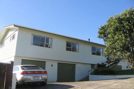 Photo of property in 1 Spicer Place, Tawa, Wellington, 5028