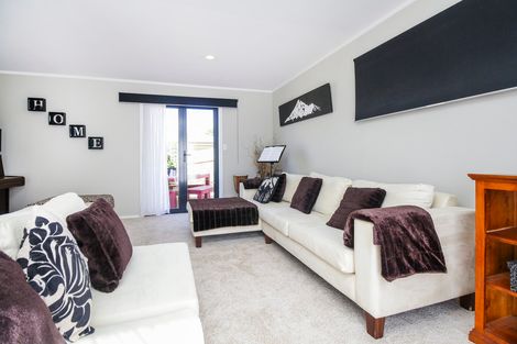 Photo of property in 49 Garton Drive, Massey, Auckland, 0614