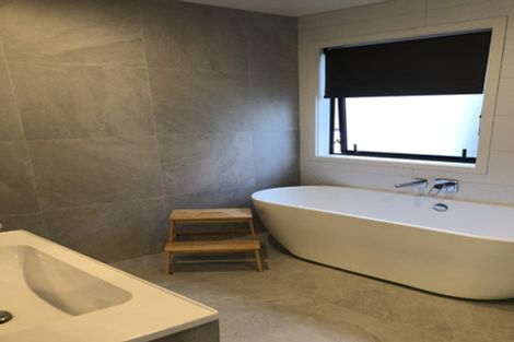 Photo of property in 15 Pohewa Road, Silverdale, 0932