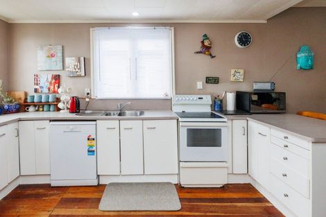 Photo of property in 38 Queen Street, Feilding, 4702