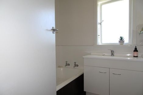 Photo of property in 9a Cornwall Road, Taradale, Napier, 4112